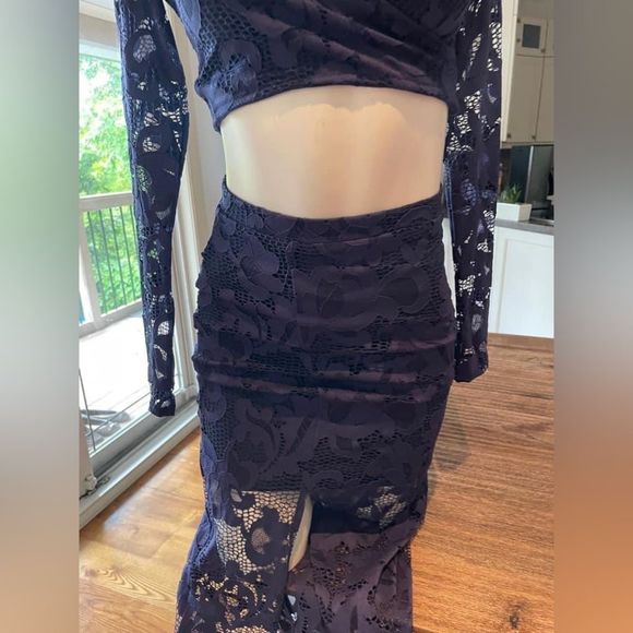 Runaway Australia blue purple lace 2 piece skirt and crop top - Picture 4 of 5